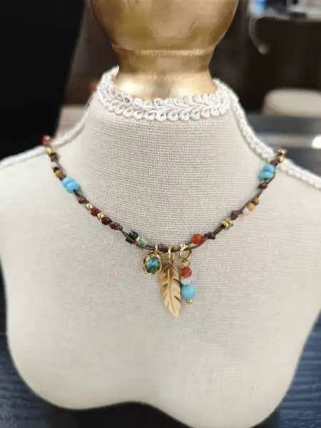 Influential new accessory, retro-style African pine feather pendant hand-woven rope necklace Influential new accessory, retro-style African pine feather pendant hand-woven rope necklace